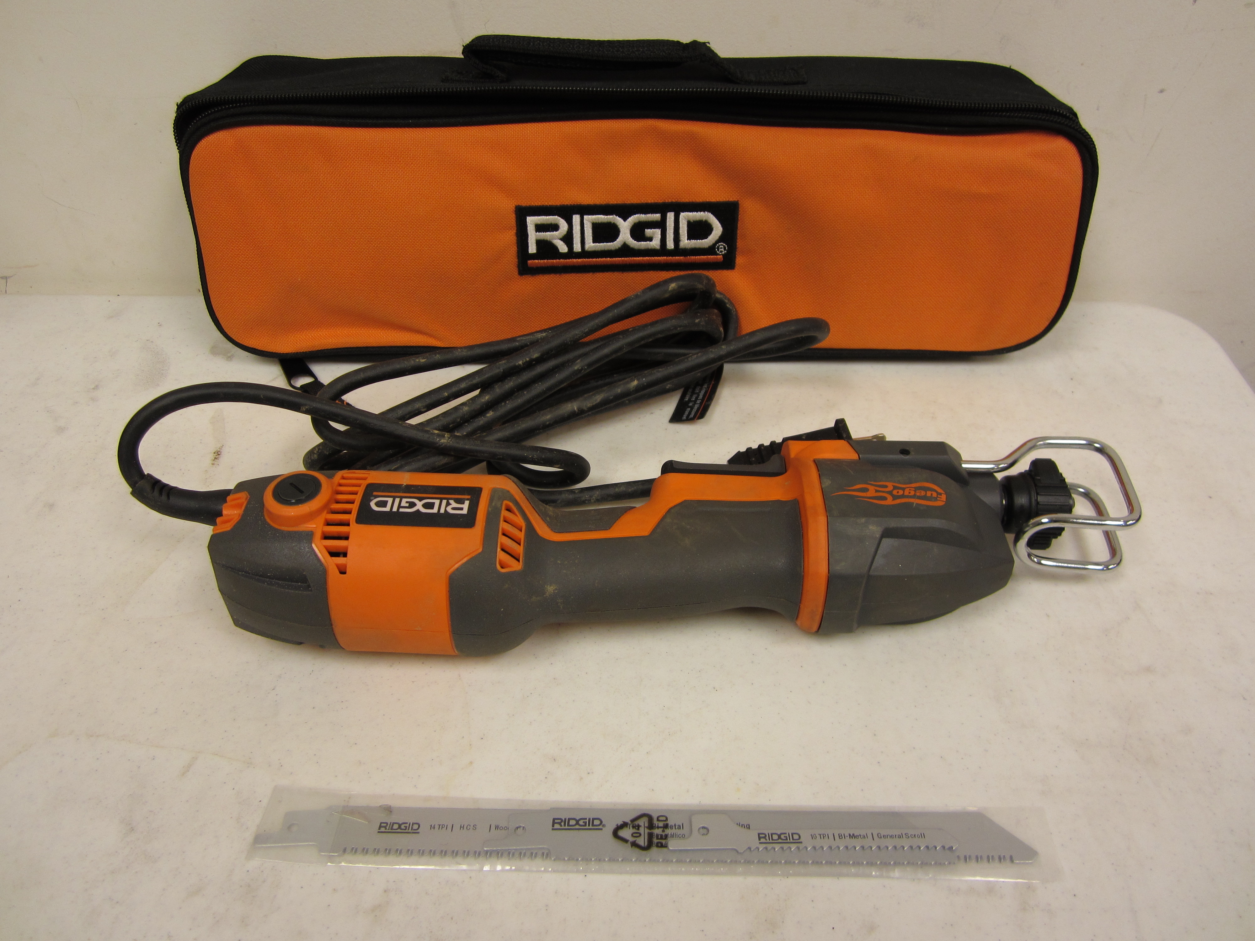 RIDGID ONE-HANDED RECIPROCATING SAW R3030