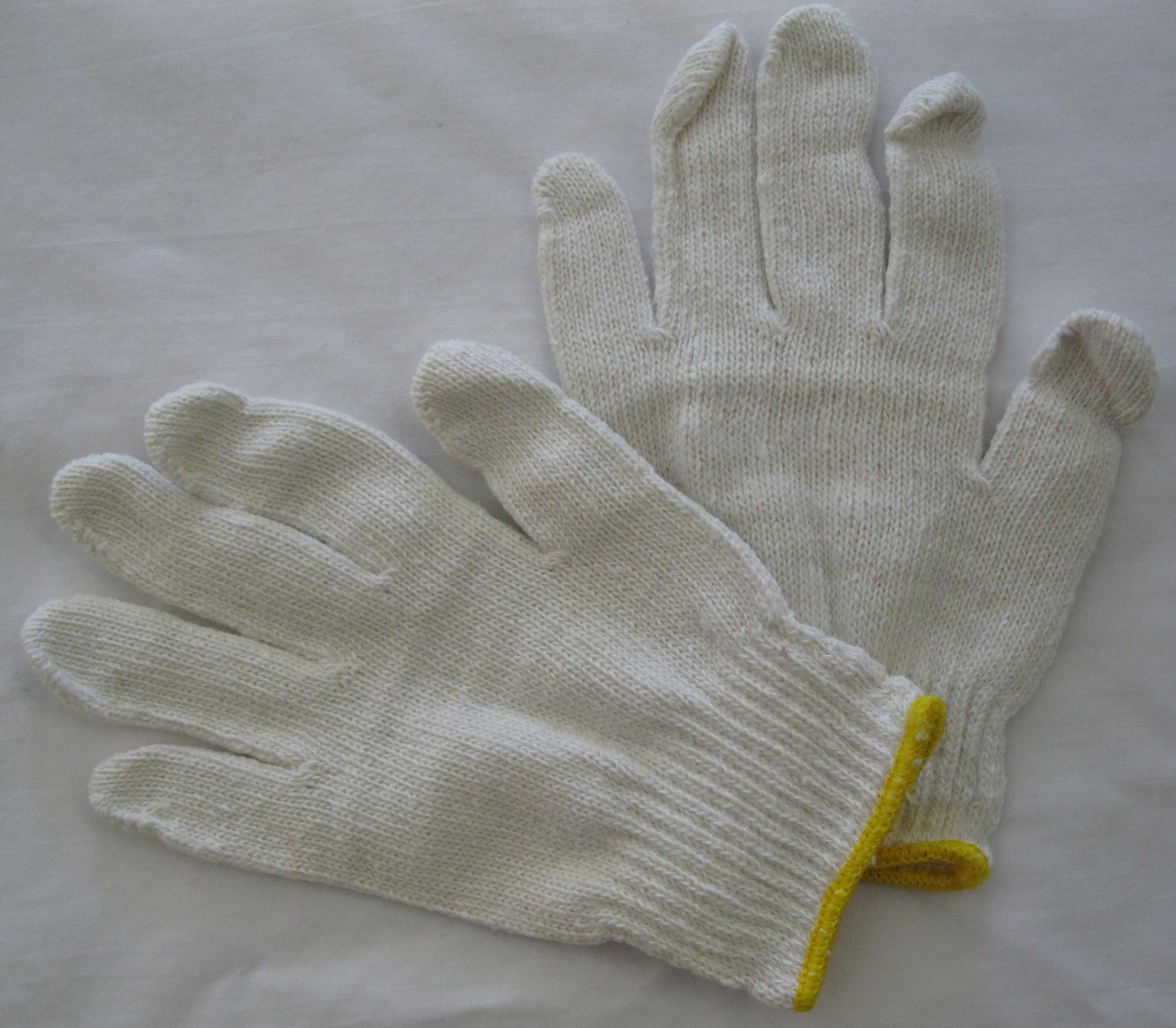 New Lot of 12 White Liner Gloves w/ Yellow Trim S 
